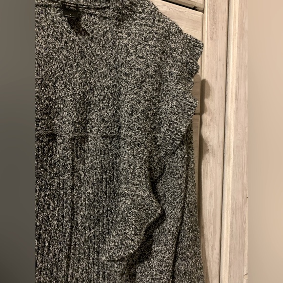 Rafaella Studio Black & White Sweater - Picture 3 of 4